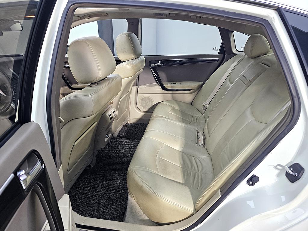 SAMSUNG SM7 - Vista 9