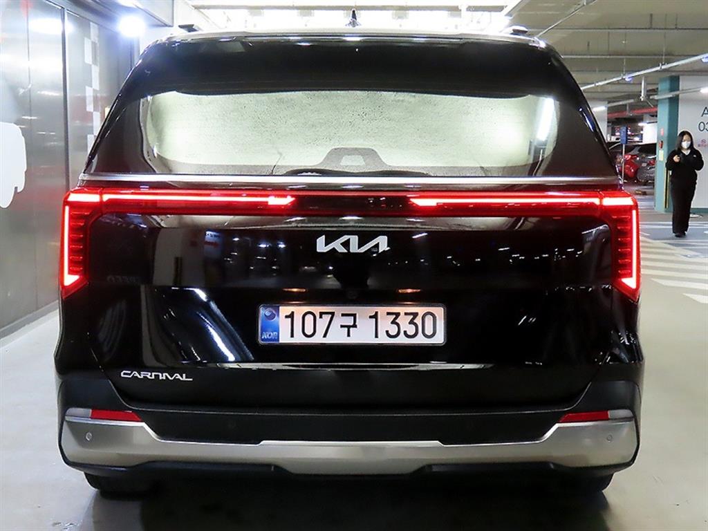 KIA Carnival - Vista 5
