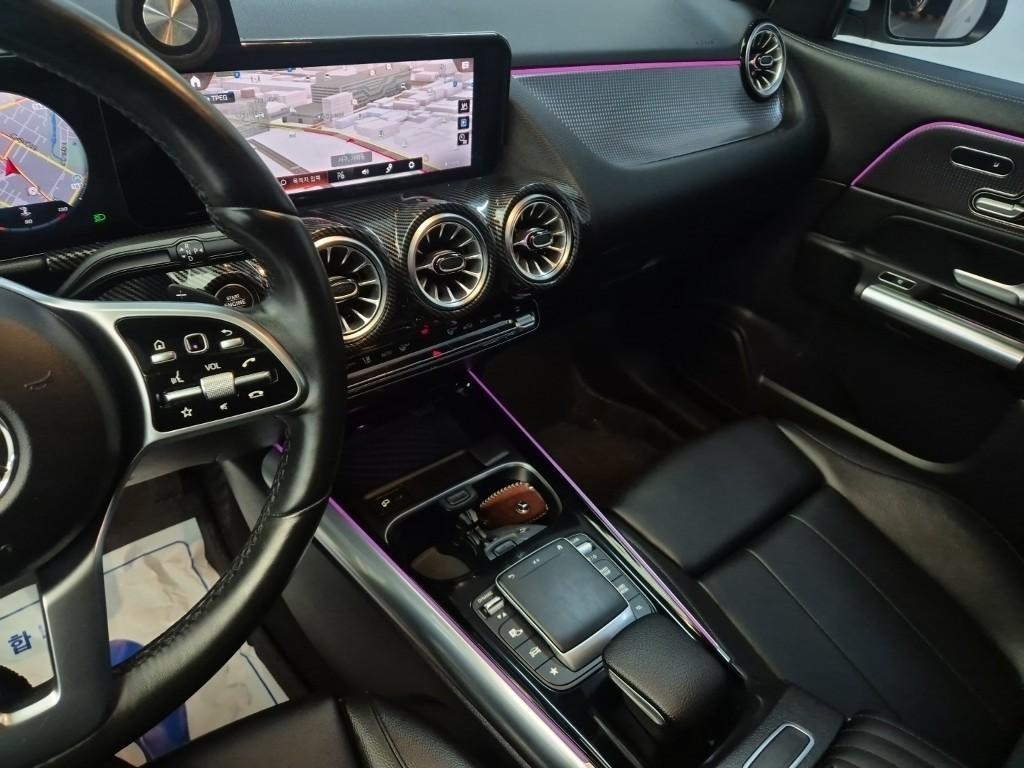 Mercedes Benz GLA Class - Vista 10