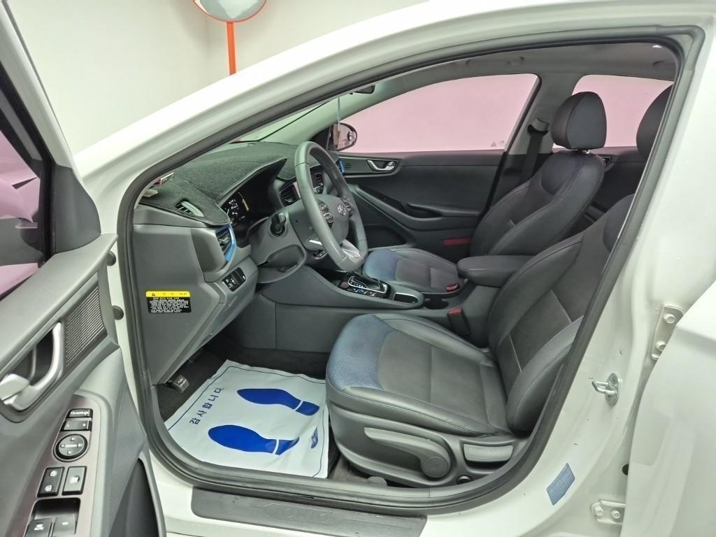 HYUNDAI Ioniq - Vista 11