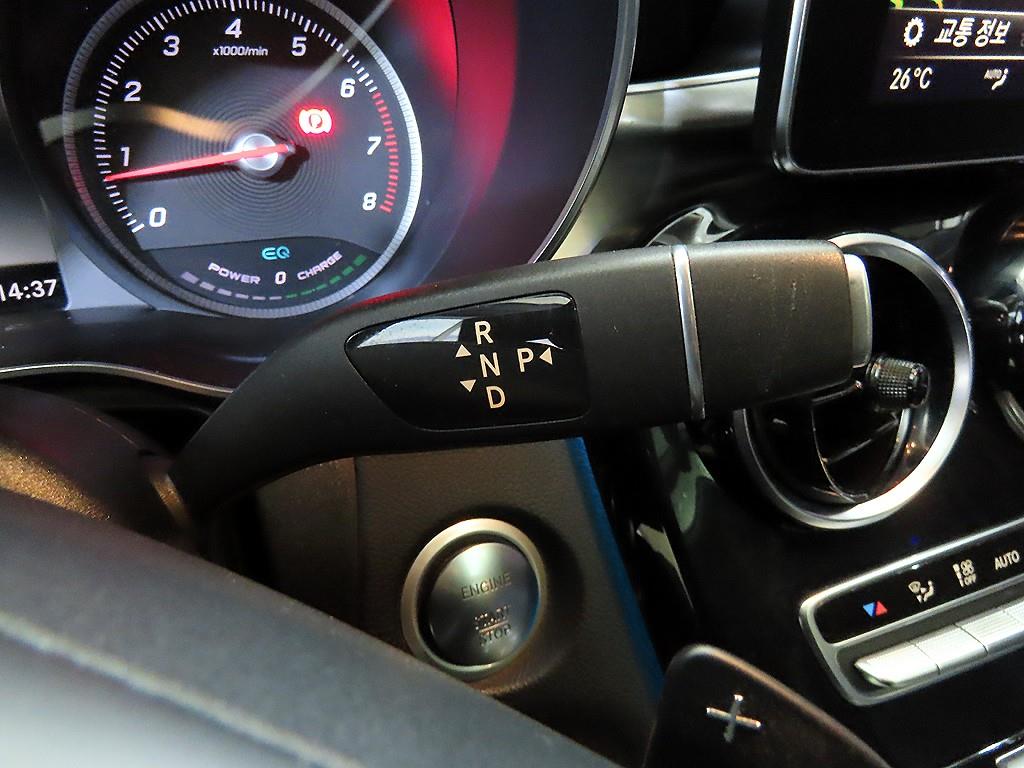 Mercedes Benz GLC Class - Vista 12