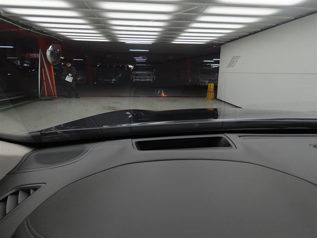 HYUNDAI Genesis - Vista 11