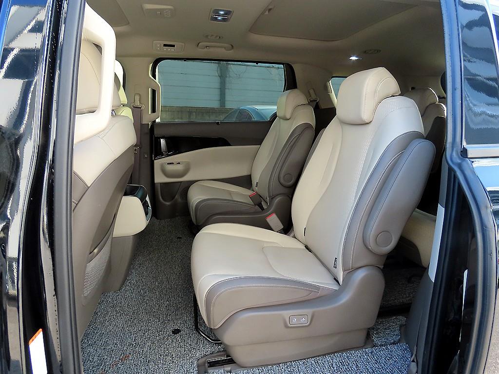 KIA Carnival - Vista 6