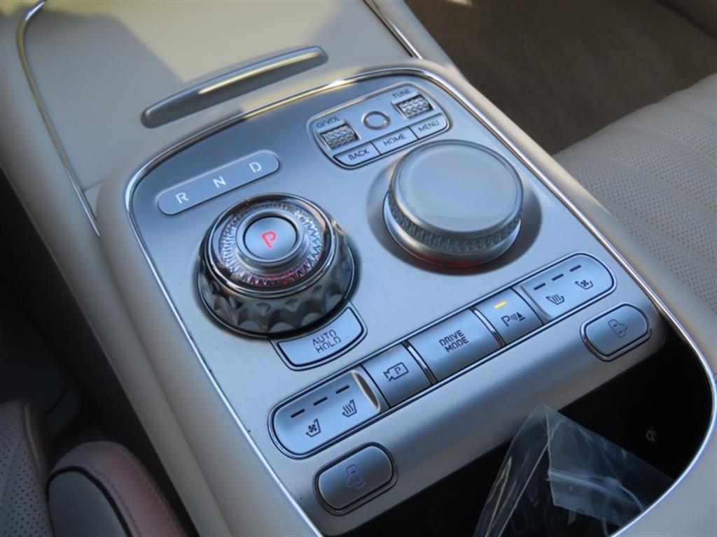 Genesis G90 - Vista 11