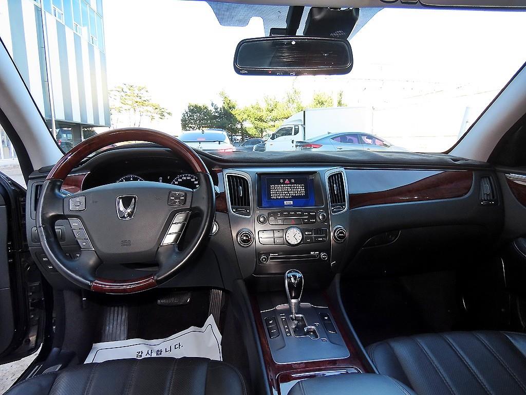 HYUNDAI Equus - Vista 7