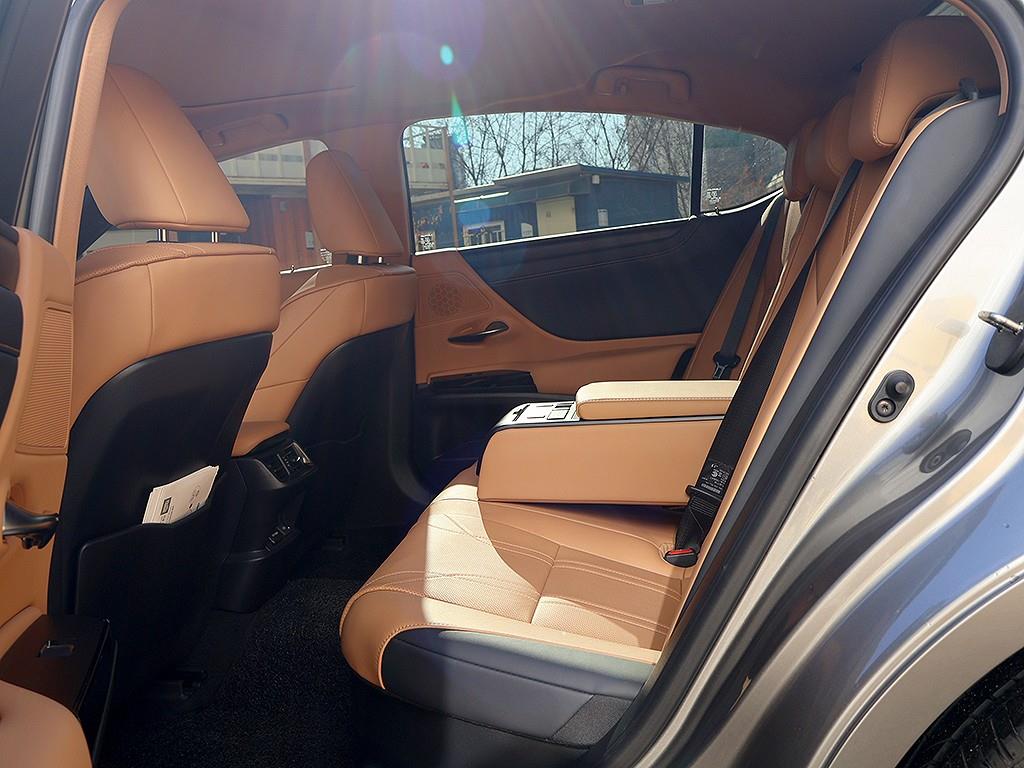 Lexus ES 2025 Gris - Importación desde Corea - HF Imports Iquique - Foto 12