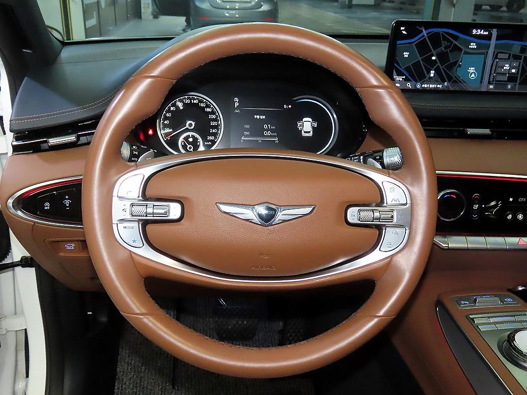 Genesis GV70 - Vista 8