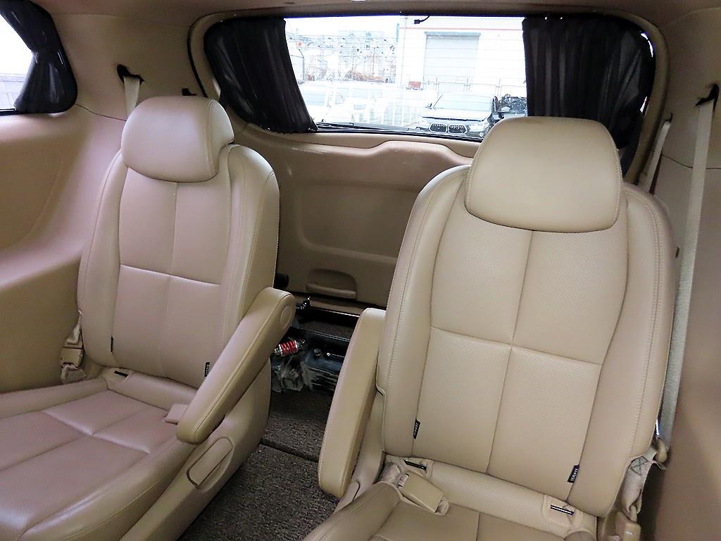 KIA Carnival - Vista 7