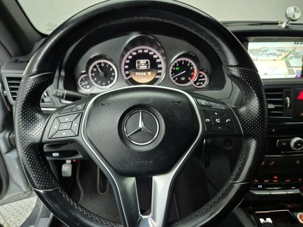 Mercedes Benz E class - Vista 5