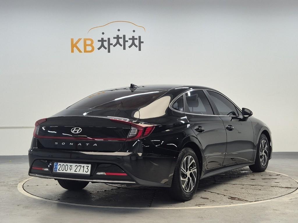 HYUNDAI Sonata - Vista 3