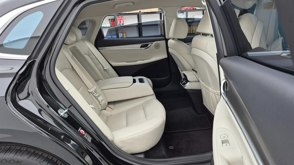 HYUNDAI Grandeur - Vista 7