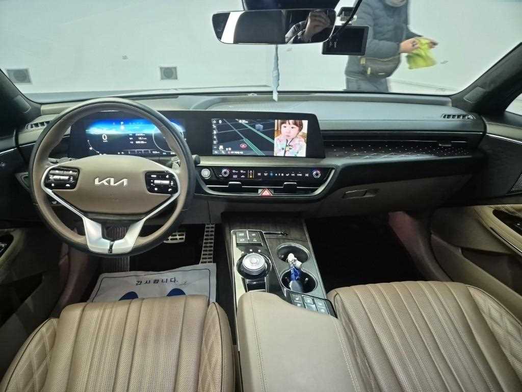 KIA K8 - Vista 7