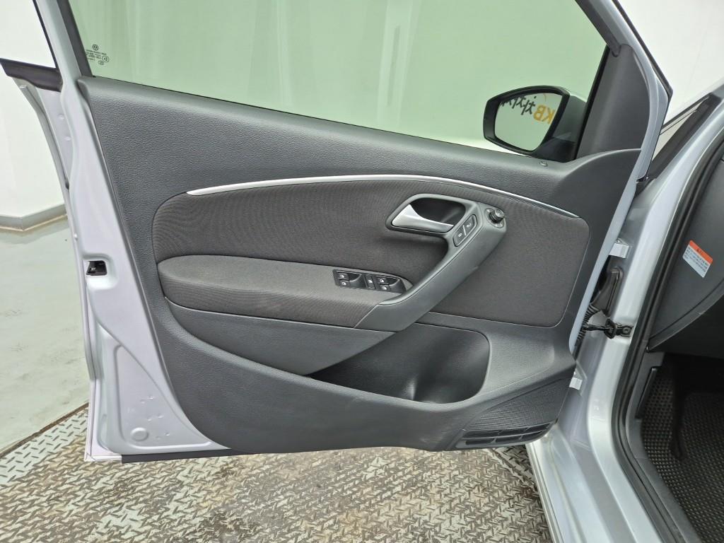 Volkswagen polo 2016 Plateado - Importación desde Corea - HF Imports Iquique - Foto 17