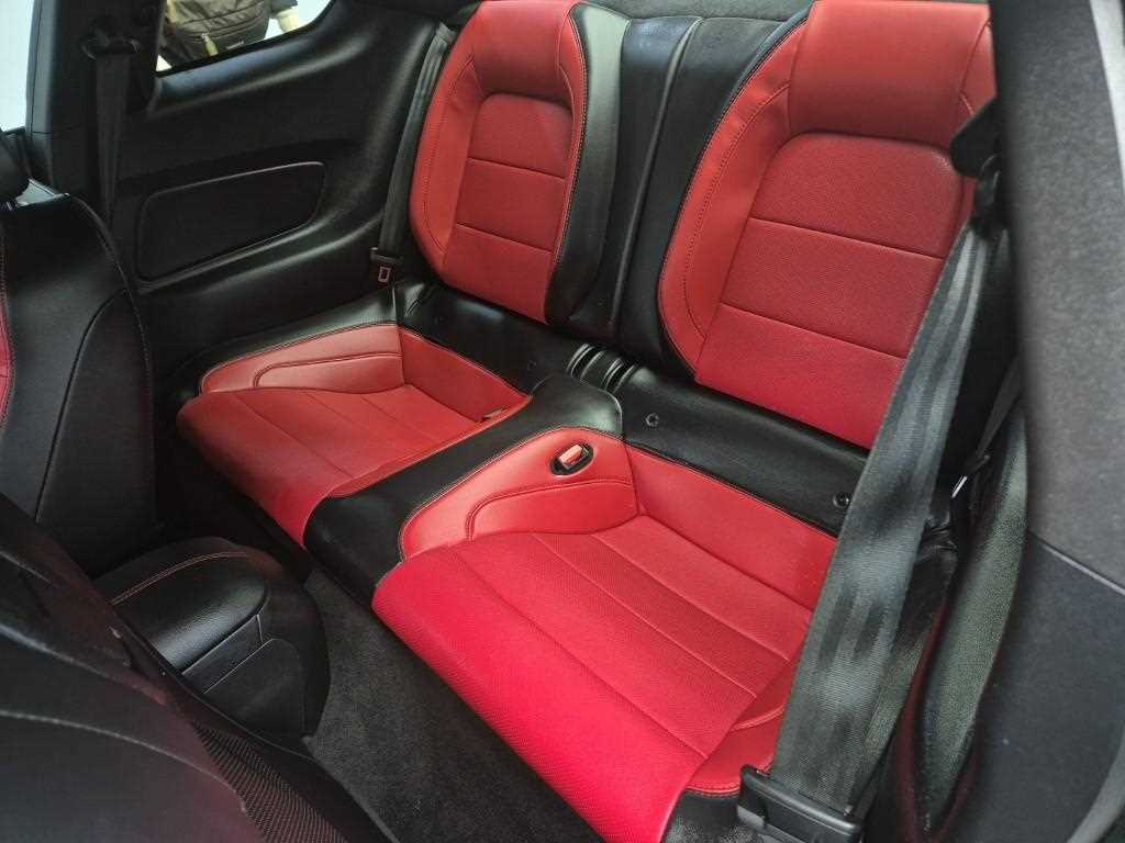 Ford Mustang - Vista 12