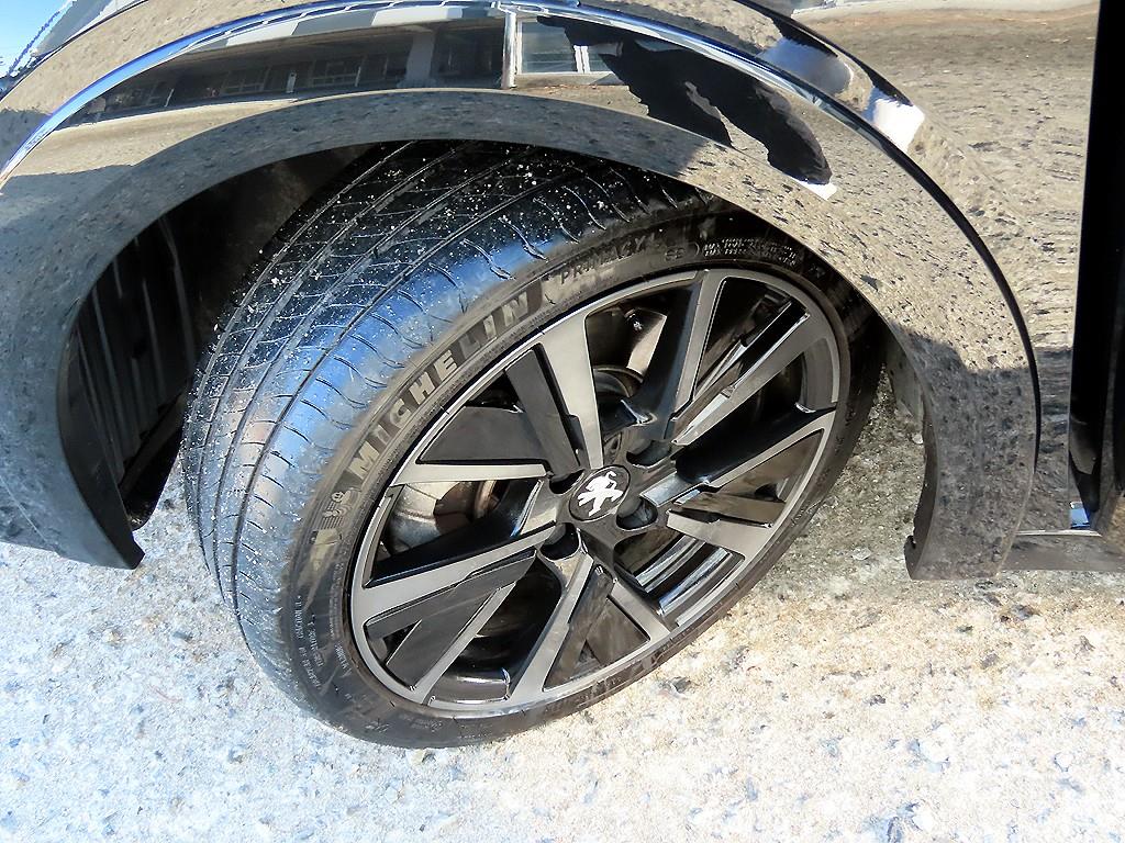 Peugeot 208 2023 Negro - Importación desde Corea - HF Imports Iquique - Foto 20