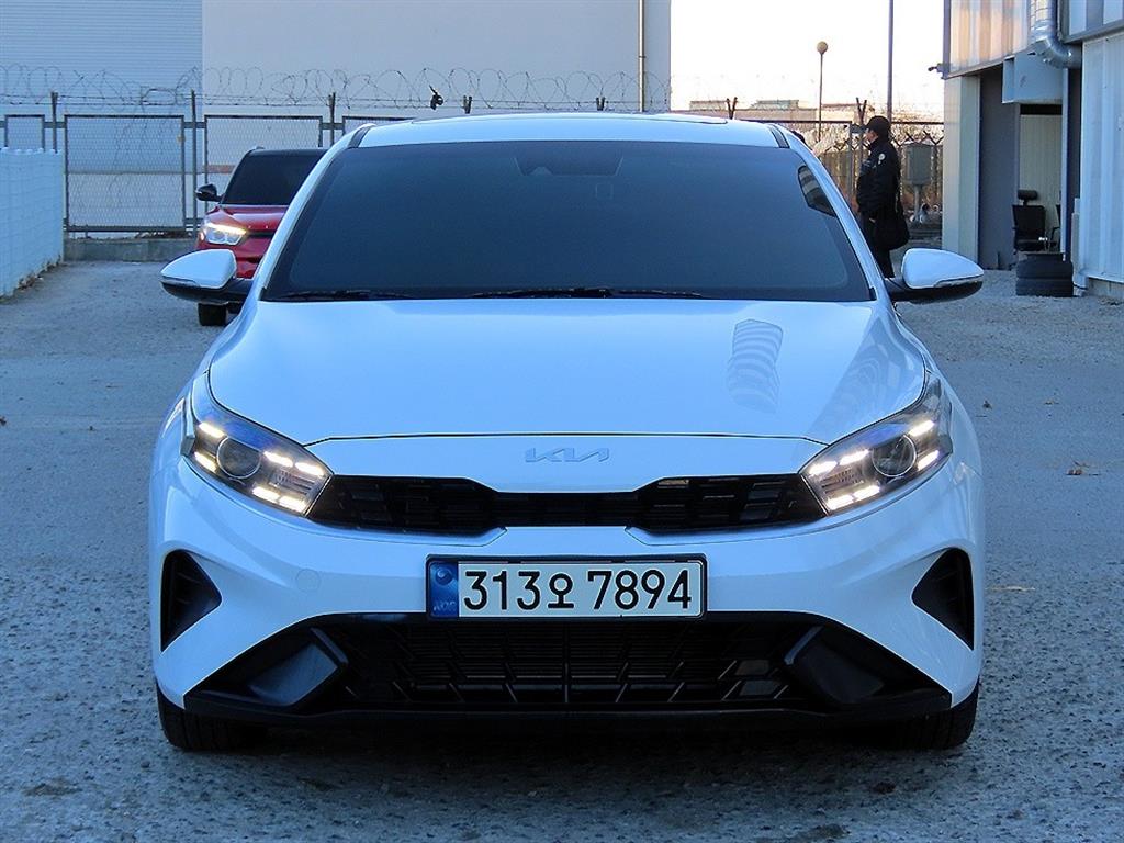 KIA K3 2024 Blanco - Importación desde Corea - HF Imports Iquique - Foto 1