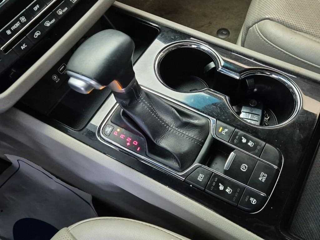 KIA Carnival - Vista 8