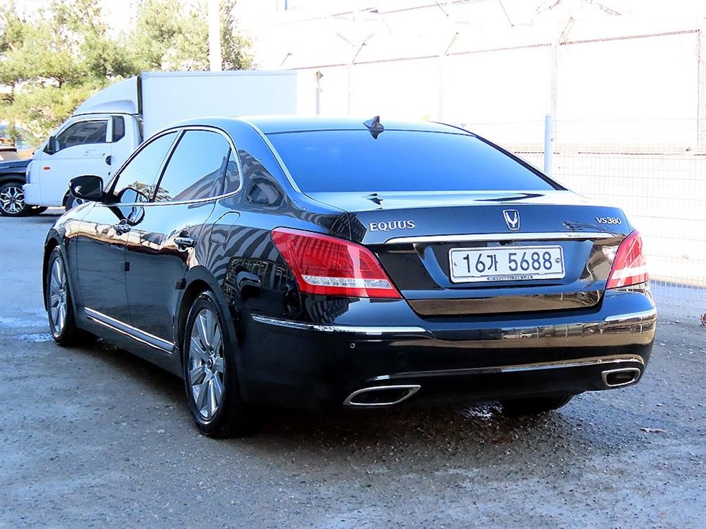 HYUNDAI Equus - Vista 3