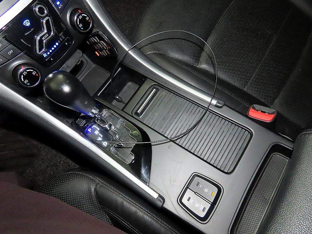 HYUNDAI Sonata - Vista 12