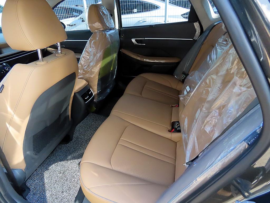 HYUNDAI Sonata - Vista 6