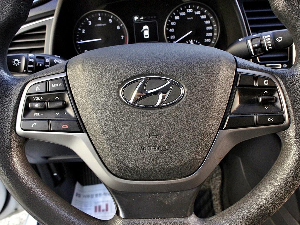 HYUNDAI Avante 2018 Blanco - Importación desde Corea - HF Imports Iquique - Foto 8