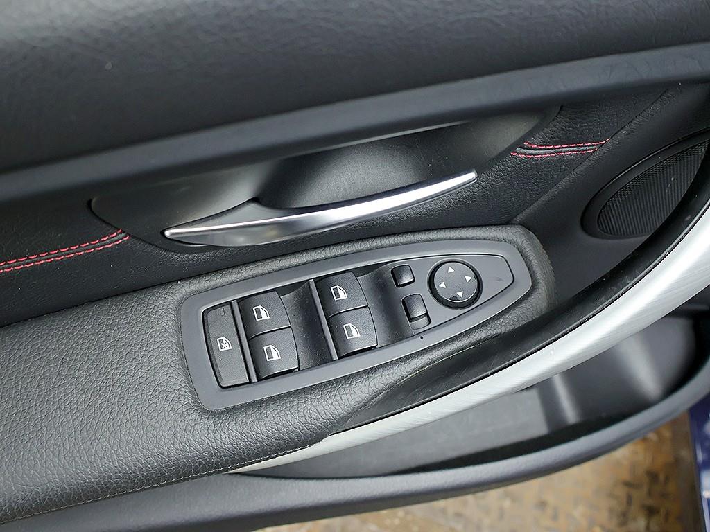 BMW 3 series 2014 Azul - Importación desde Corea - HF Imports Iquique - Foto 13