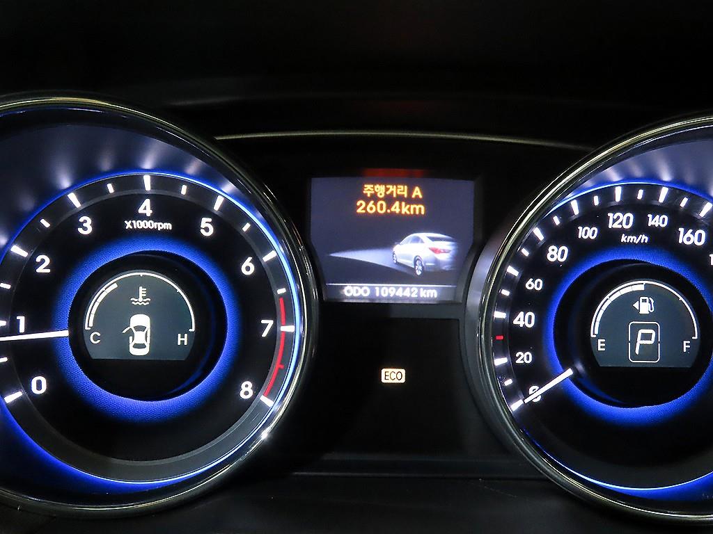 HYUNDAI Sonata - Vista 9