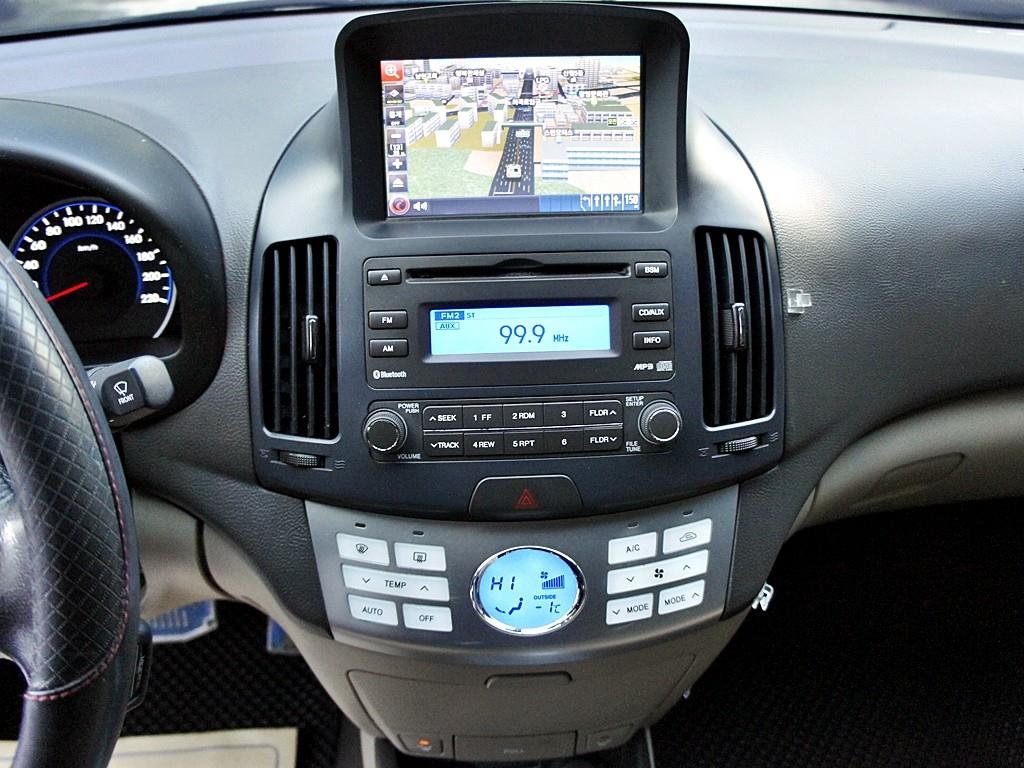 HYUNDAI Avante 2010 Blanco - Importación desde Corea - HF Imports Iquique - Foto 10