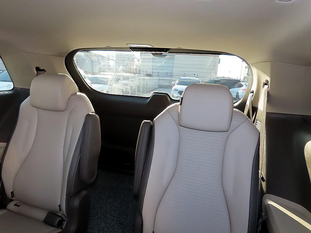 KIA Carnival - Vista 7