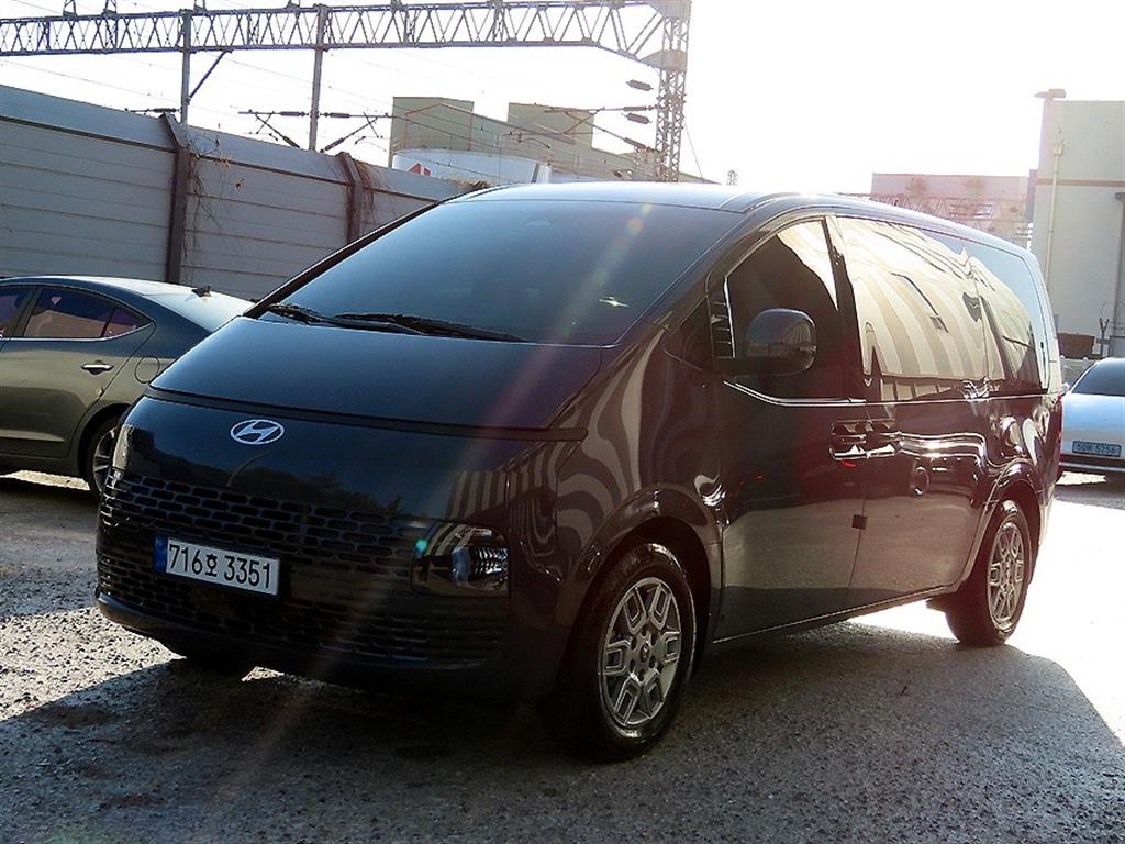 HYUNDAI Staria - Vista 2