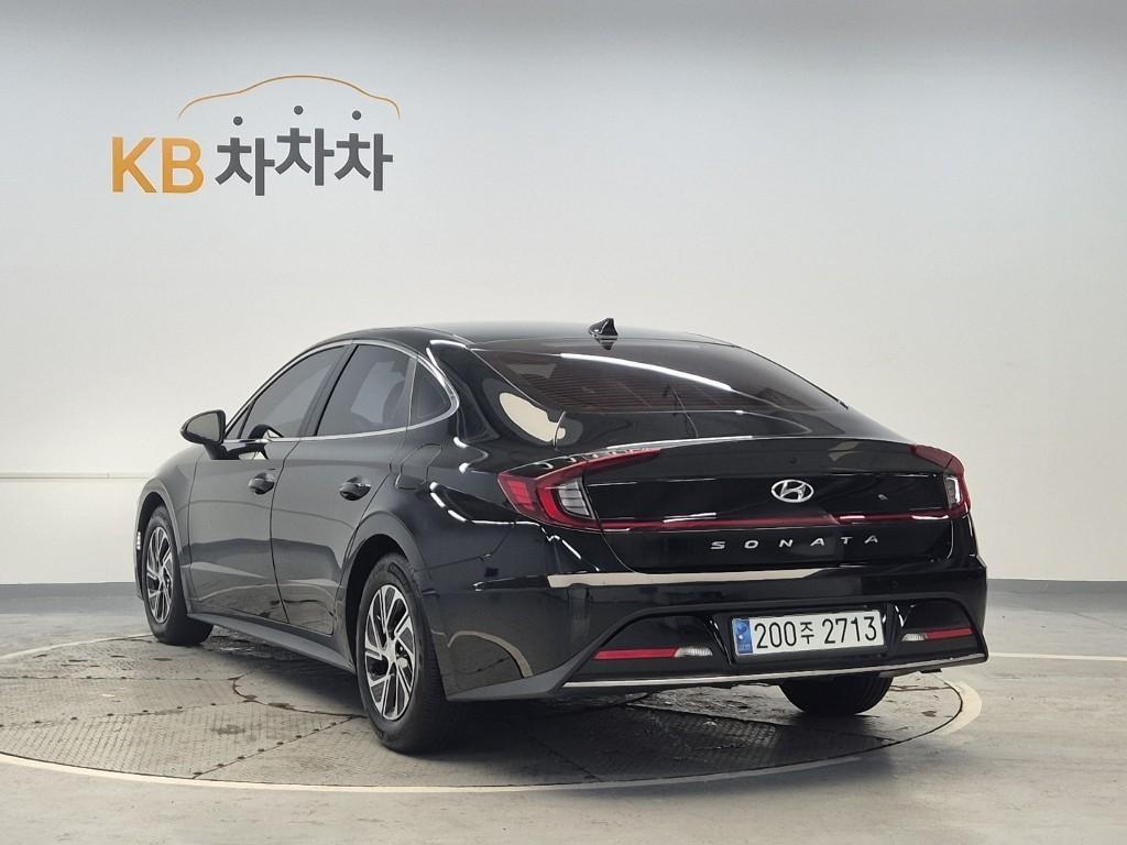 HYUNDAI Sonata - Vista 2