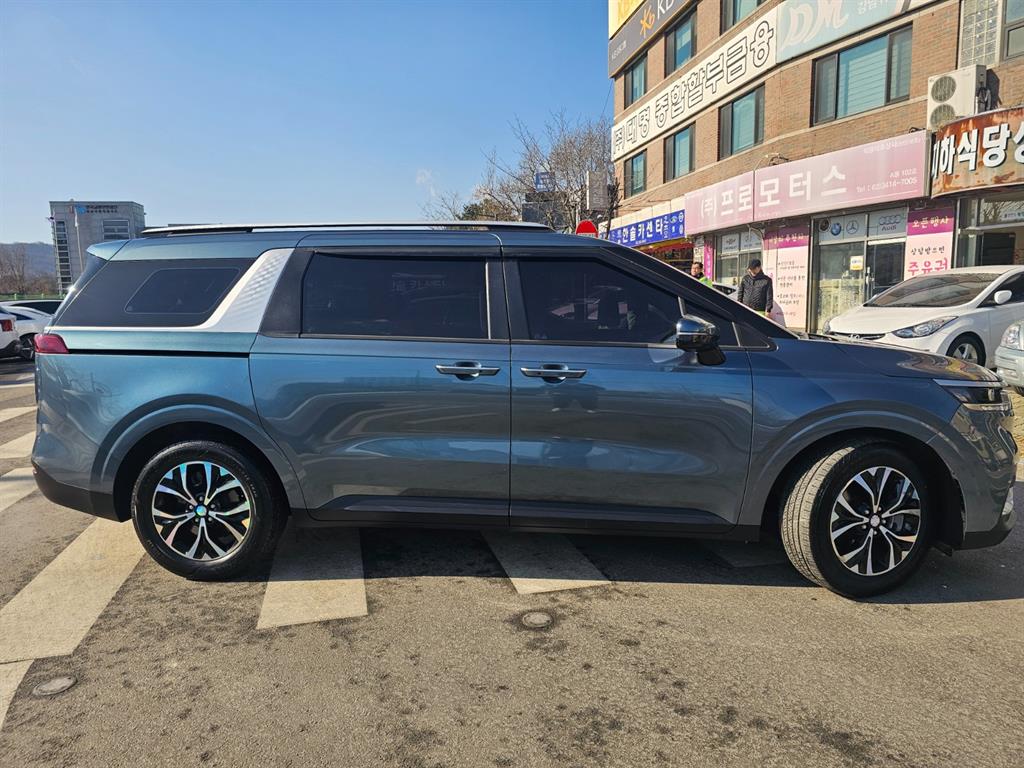 KIA Carnival - Vista 7