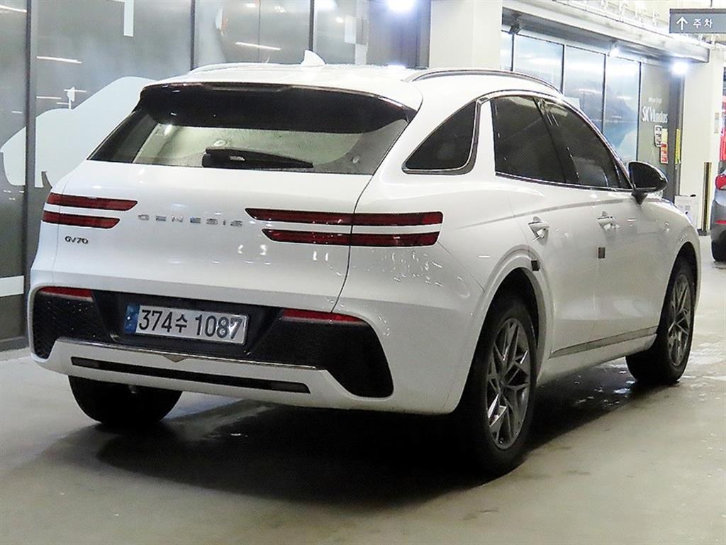 Genesis GV70 - Vista 4