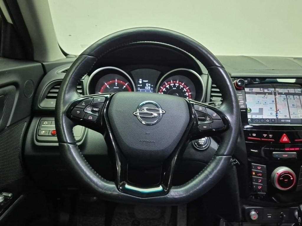 Ssangyong Tivoli - Vista 9