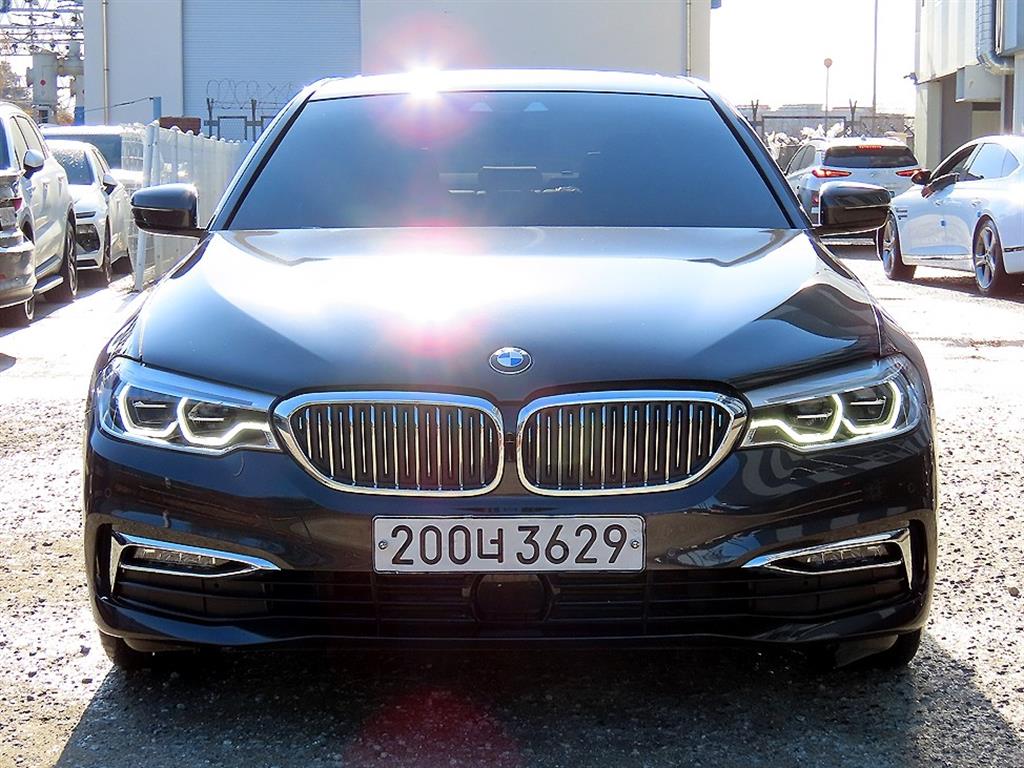 BMW 5 Series 2020 Negro - Importación desde Corea - HF Imports Iquique - Foto 1