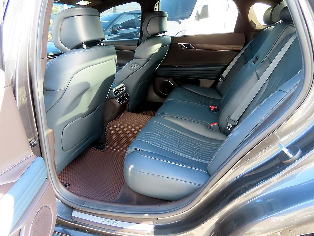 Genesis G80 - Vista 6