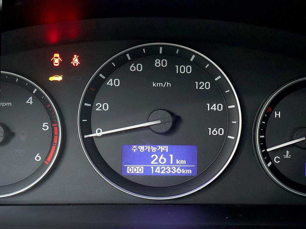 HYUNDAI Starex - Vista 11