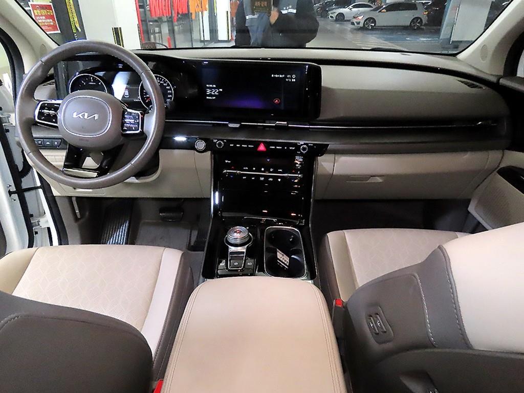 KIA Carnival - Vista 10