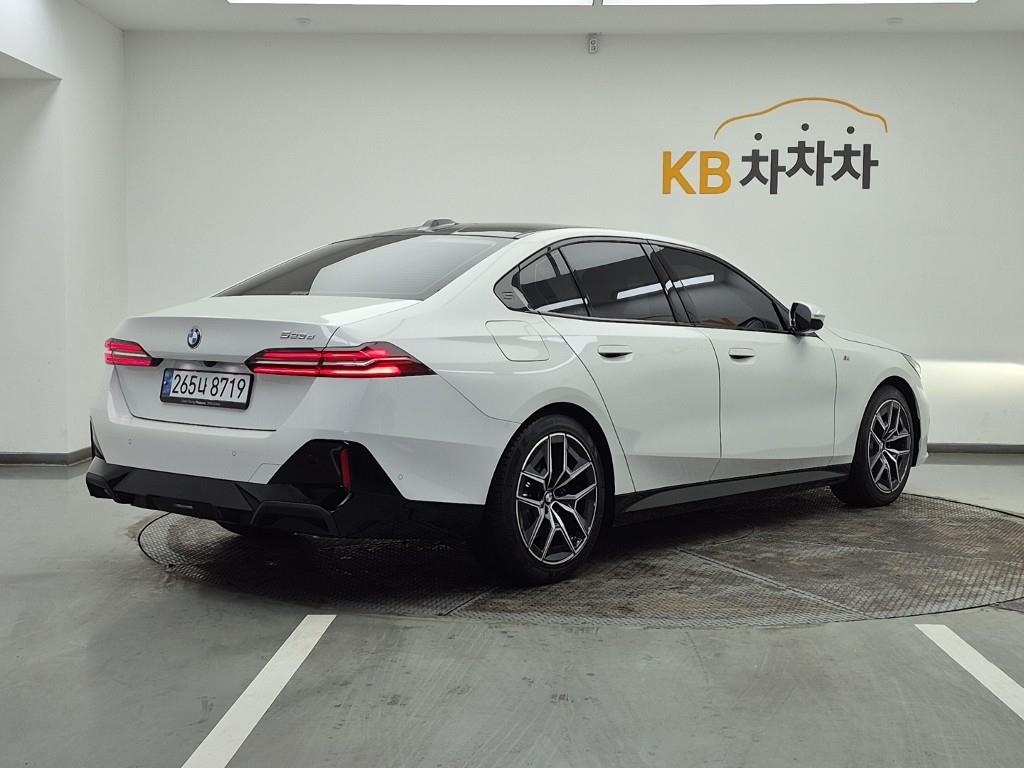 BMW 5 Series - Vista 4