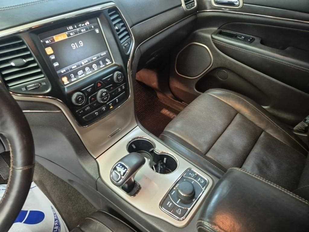 Jeep Cherokee - Vista 10