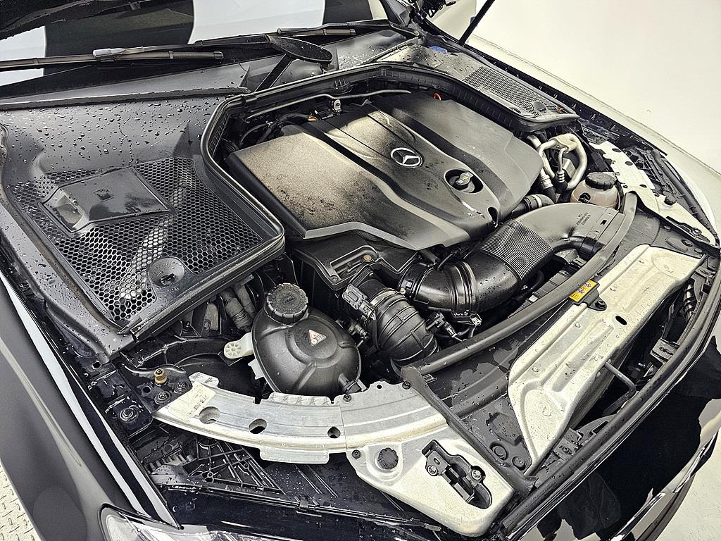 Mercedes Benz C Class - Vista 6