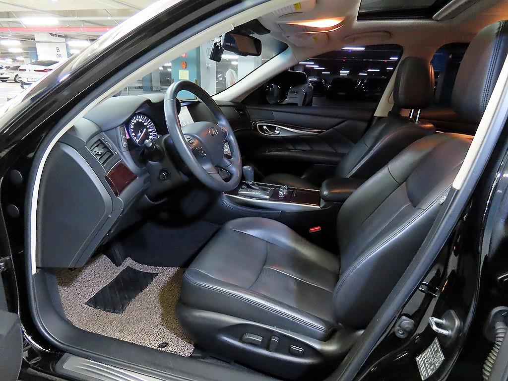 Infiniti Q - Vista 6