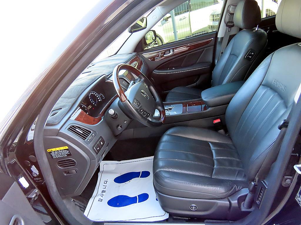 HYUNDAI Equus - Vista 5