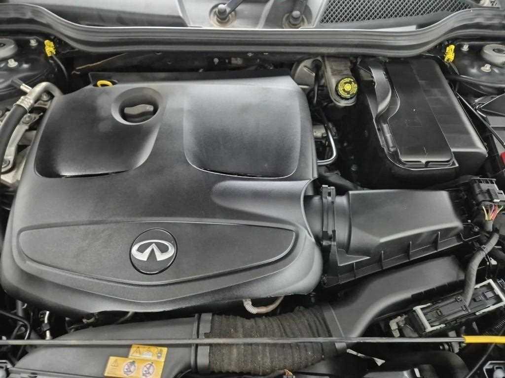 Infiniti Q - Vista 5