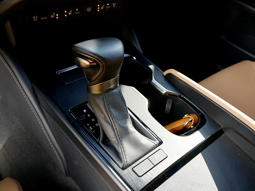 Lexus ES 2025 Gris - Importación desde Corea - HF Imports Iquique - Foto 7