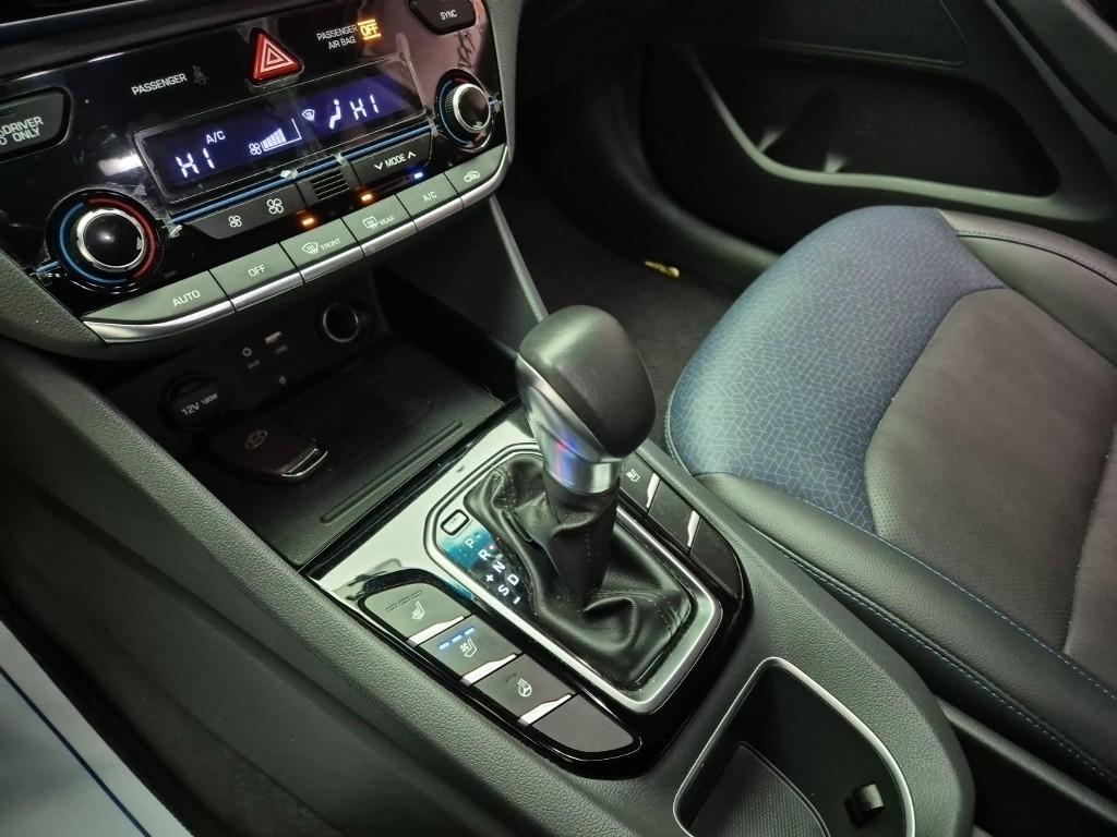 HYUNDAI Ioniq - Vista 8