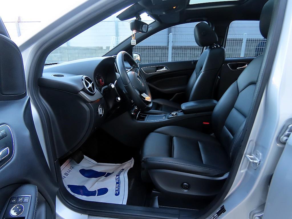 Mercedes Benz B Class (MY B) - Vista 5