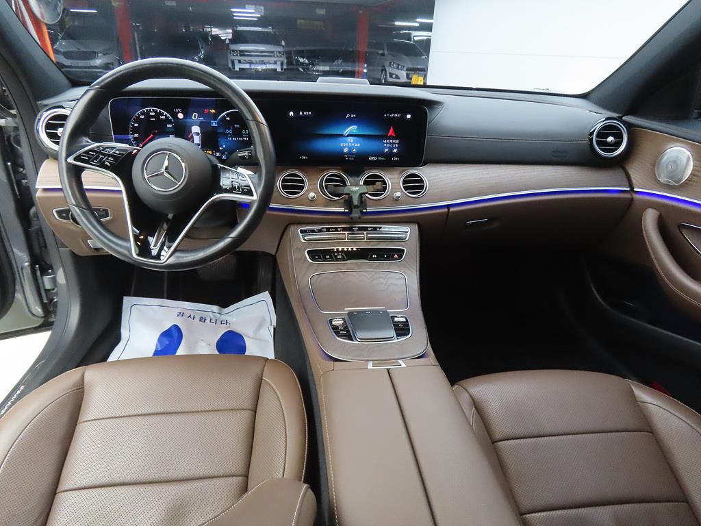 Mercedes Benz E class - Vista 7