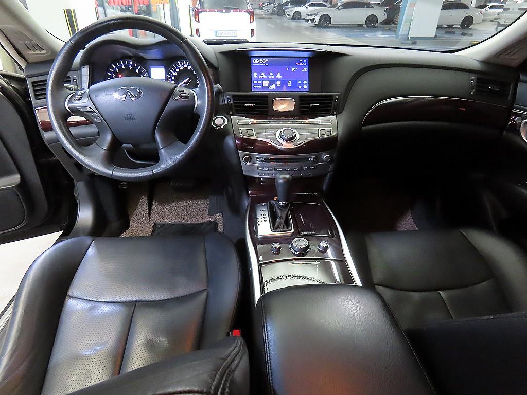 Infiniti Q - Vista 10