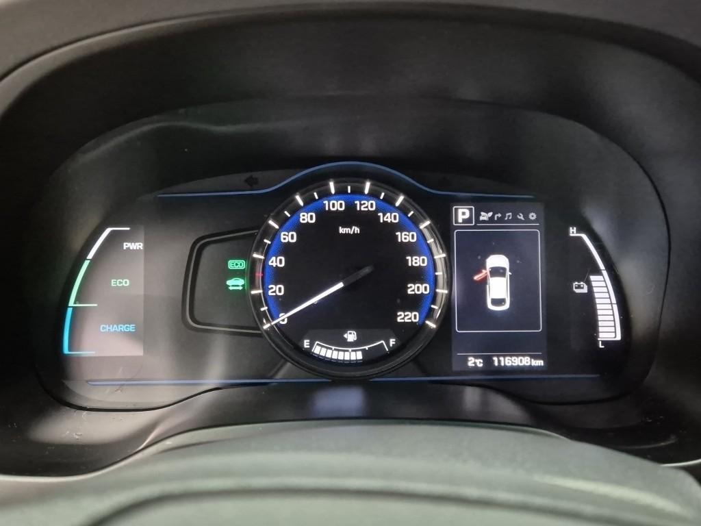 HYUNDAI Ioniq - Vista 6